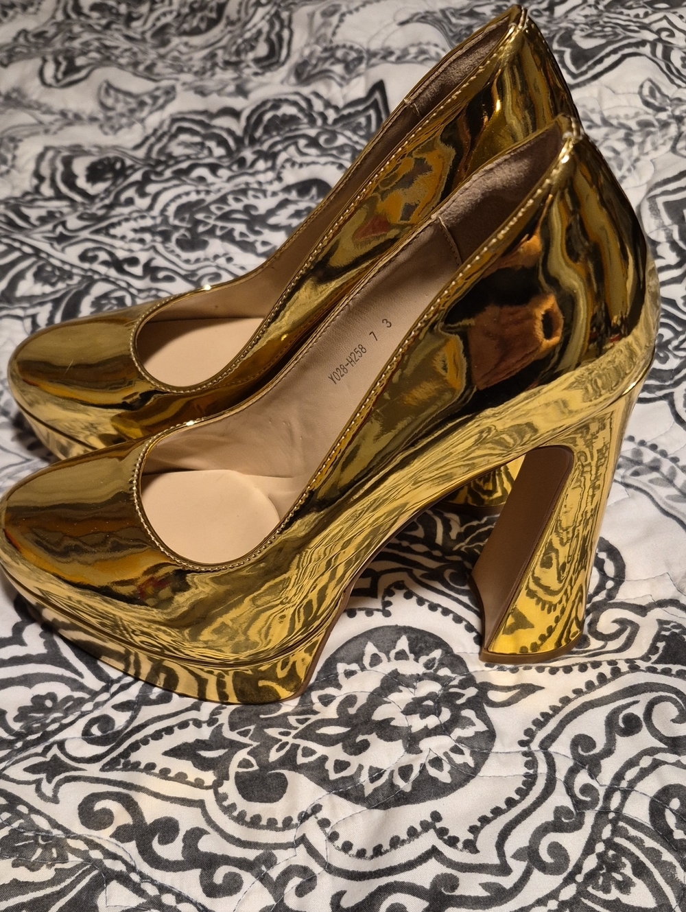 Women's (7) Metallic Gold Platform Pumps - High Shine Block Heel